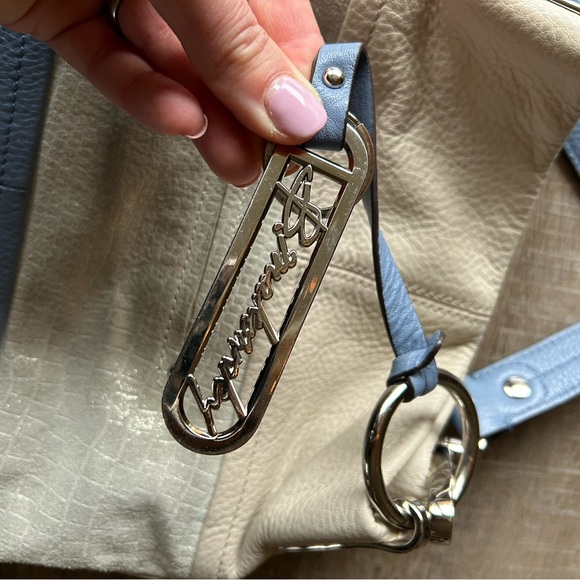 ▶️ B Makowsky Colorblock Leather Crossbody Bag Cream Silver Blue EXCELLENT - Picture 10 of 16